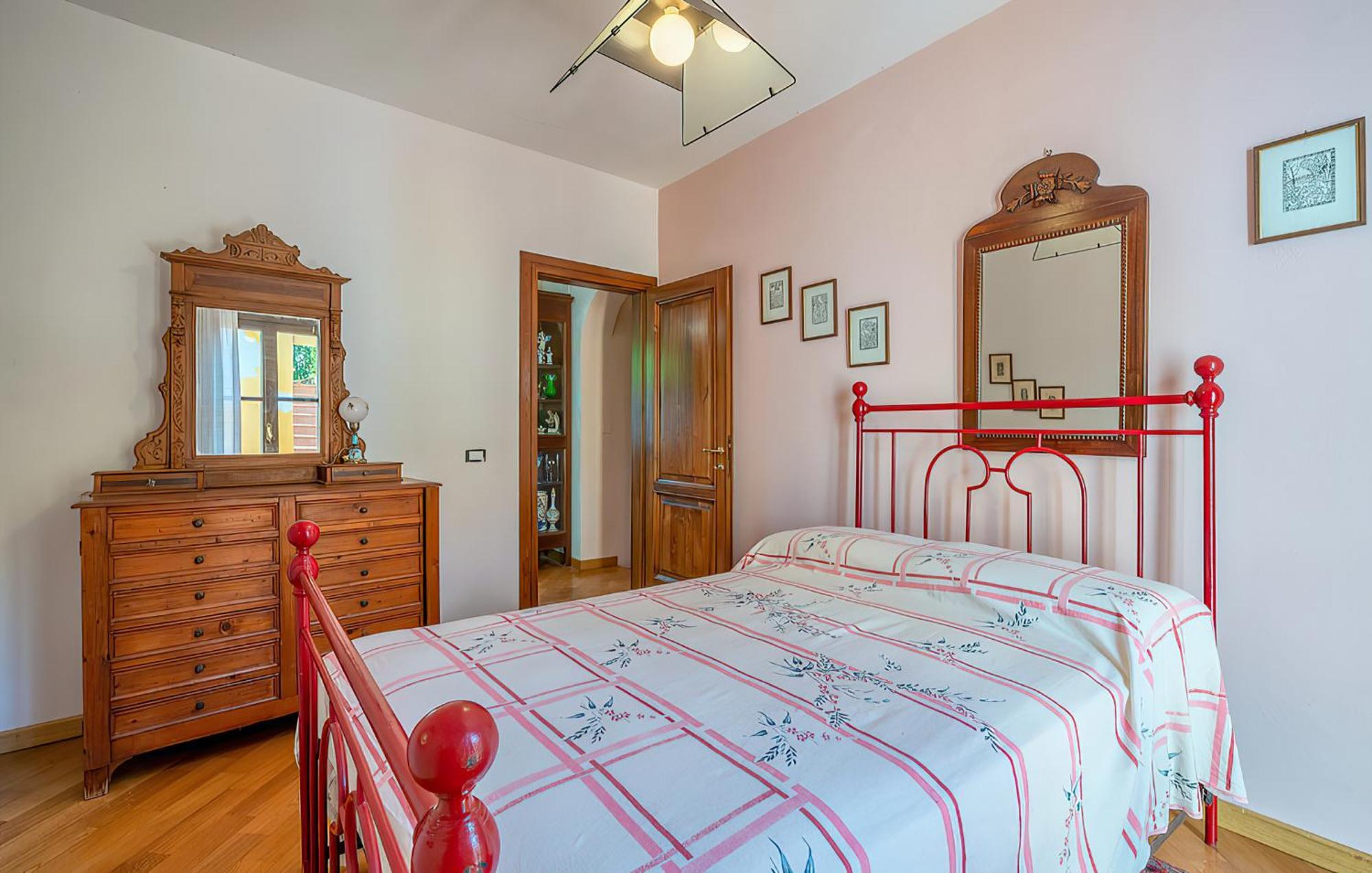 Tuscany Gorello. In Toscana. Jacuzzi Con Tetto In Cristallo,piscina
