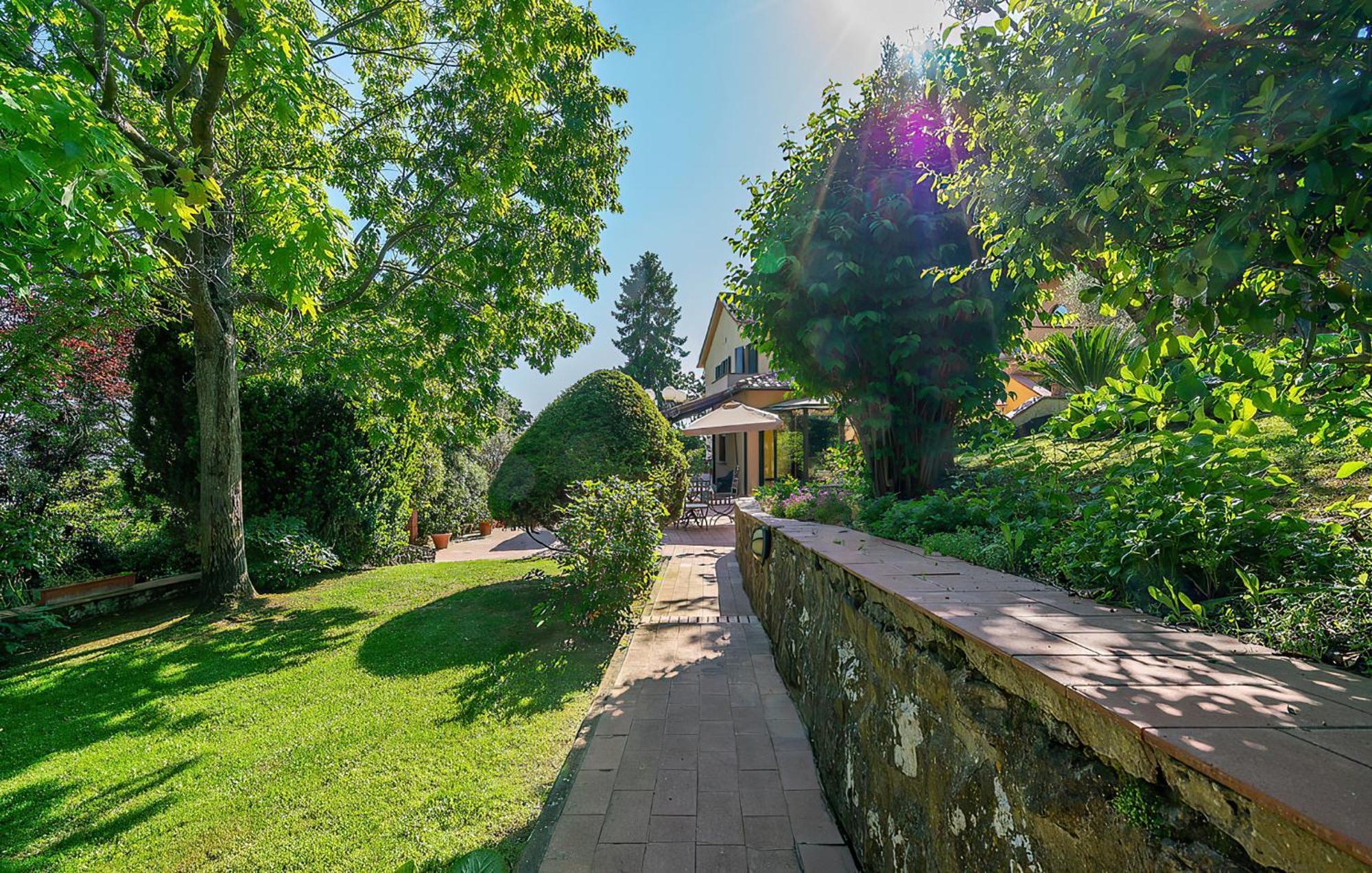 Tuscany Gorello. In Toscana. Jacuzzi Con Tetto In Cristallo,piscina Arezzo