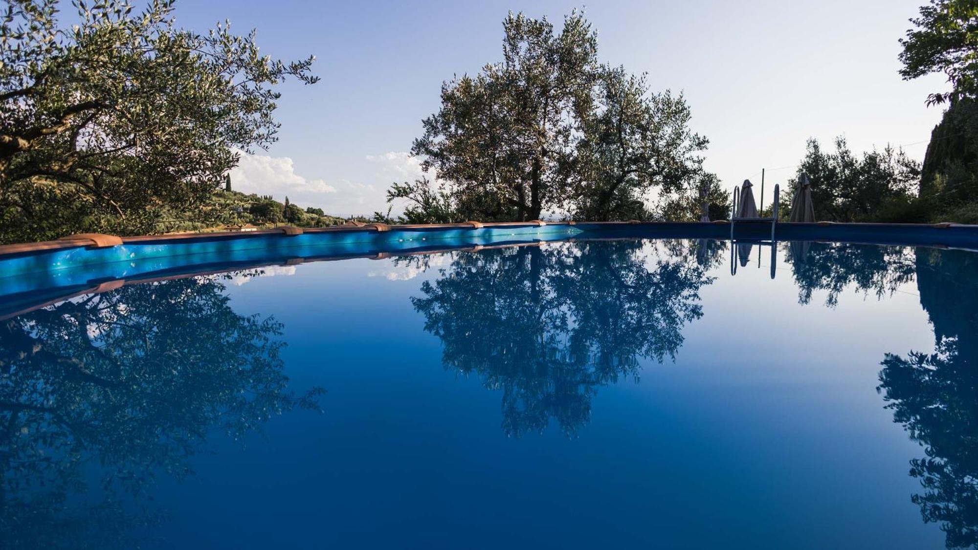 Tuscany Gorello. In Toscana. Jacuzzi Con Tetto In Cristallo,piscina Villa Arezzo